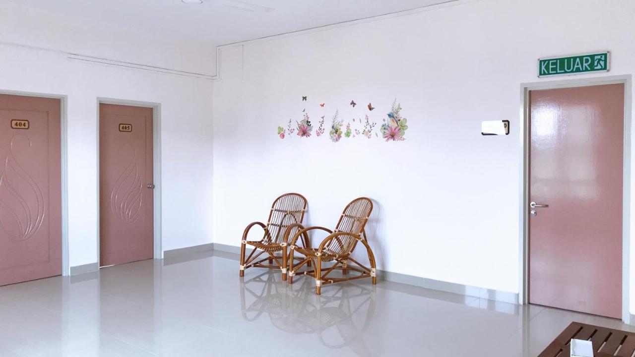 كُوالا تيرينغانو Alexis Kt Roomstay المظهر الخارجي الصورة